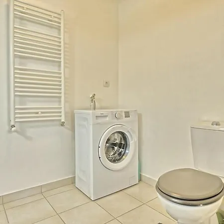 Terrasse 25min Paris Apartment Melun